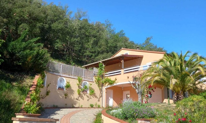 Reynes Villa | Villa avec piscine privée au calme avec vue sur montagne à 5 min de Ceret