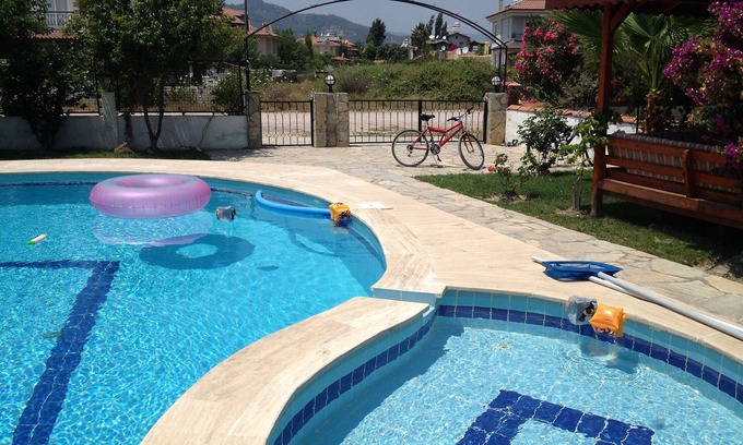Dalyan City Center Villa | Villa avec piscine privée et vue sur la montagne de Dalyan