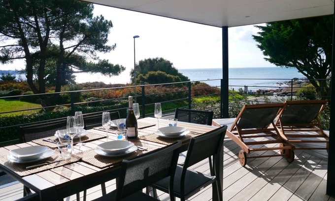 Concarneau Maison | Villa with sea view and direct beach location