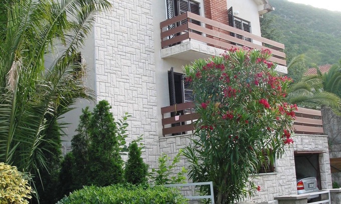 Igalo Villa | Villa avec vue mer sur la côte sud-ouest de Herceg Novi en baie de Kotor