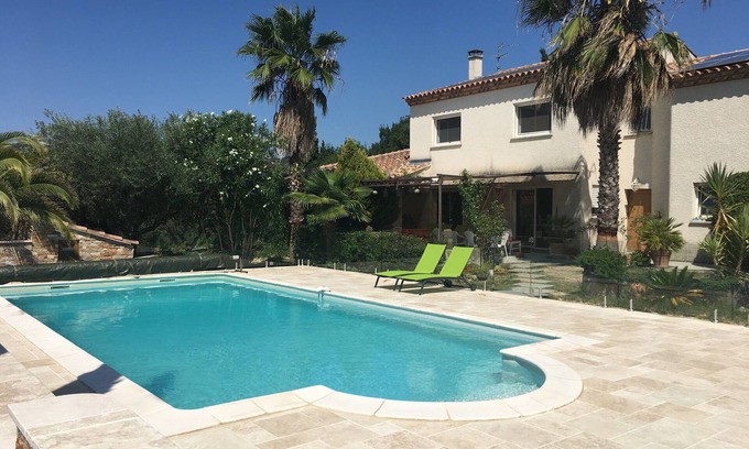 Garrigues Villa | Villa avec piscine sécurisée, SPA, 14 personnes, 6 chambres, calme, tout confort
