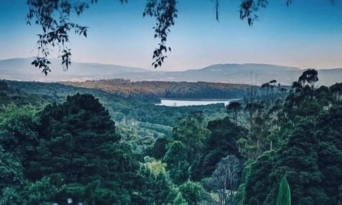 Kalorama Villa | Villa with Spa and Breathtaking Views of Dandenong Ranges