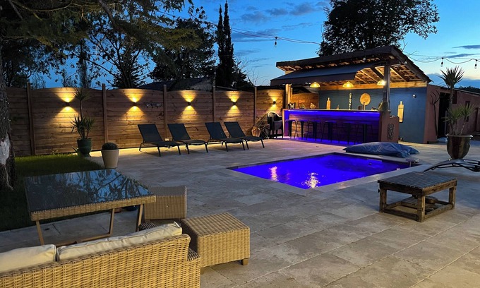 Fabregues Villa | Villa avec piscine chauffée de mai à octobre, sur terrain arboré