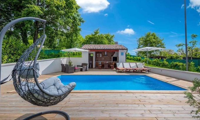 Lindar Villa | Villa avec piscine et cuisine de jardin