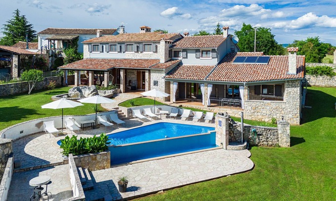 Sveta Nedelja Maison | Villa Zanetto - Villa de 162m2 avec piscine de 33m2, terrain naturel clos de 3500m2