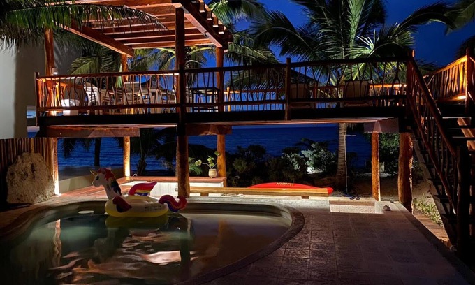 Telchac Puerto Maison | La maison Villa Zazil-front de mer avec piscine et le bar de la piscine et internet inclus