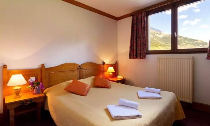 Val Cenis Appartement | Chambre 4 Personnes - pension complète