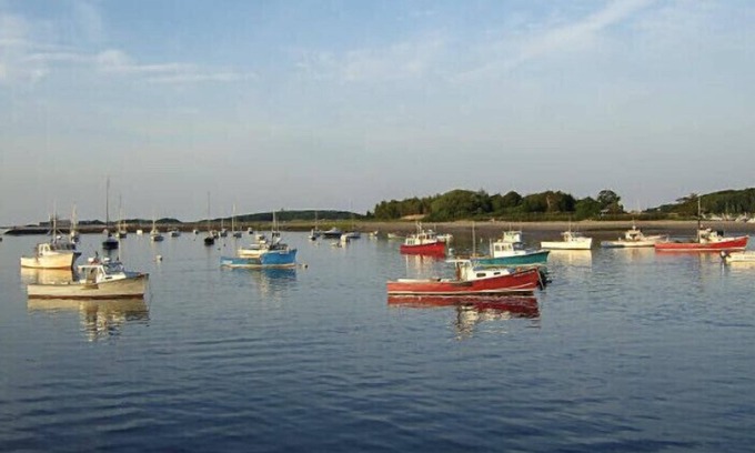 Cohasset Maison | Village Colonial / Harbor Views.