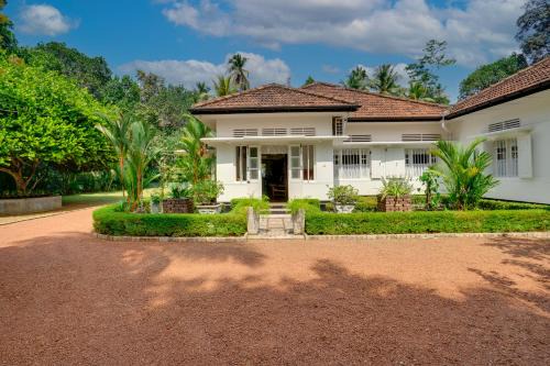 Gonagala Maison | Village Headman's Five Bedrooms Entire Bungalow