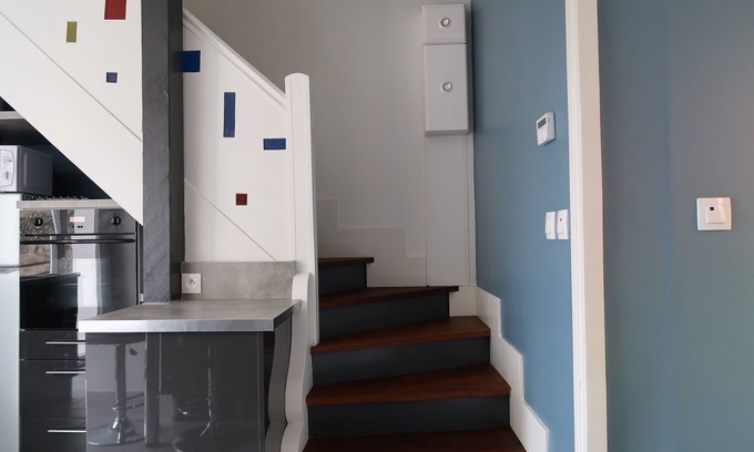 Mouleydier Maison | Maison de village rénovée avec soins, dans un esprit moderne et fonctionnel.