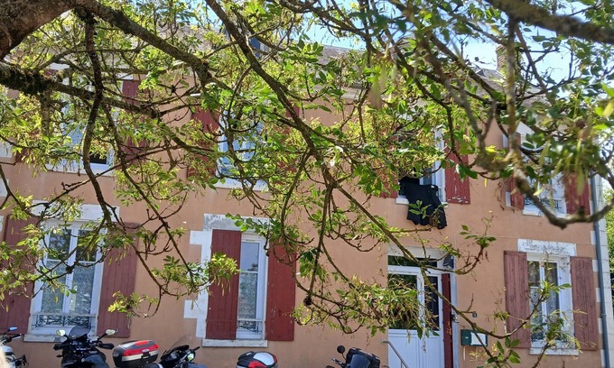 Veaugues Maison | VILLAGE HOUSE