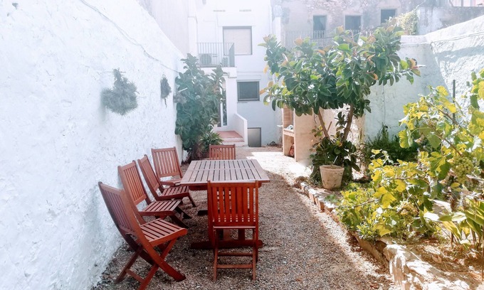 La Pobla de Montornes Maison | Village vacation house with the garden