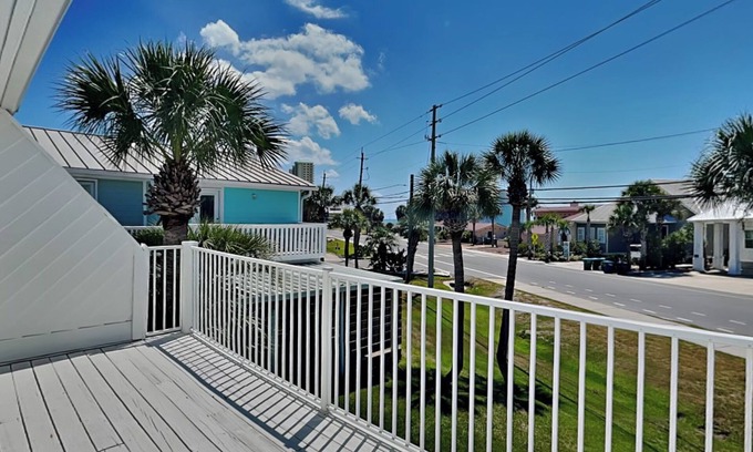 West Panama City Beach Maison | Villas by the Sea | Close to Beach, Gulf View + Amenities