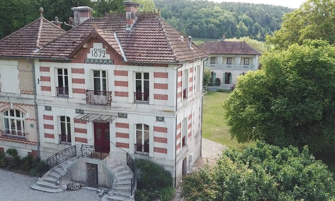 Vanvey Maison | VILLAS DU PARC EN BOURGOGNE, 20 pers, 5*, Ecolabel européen