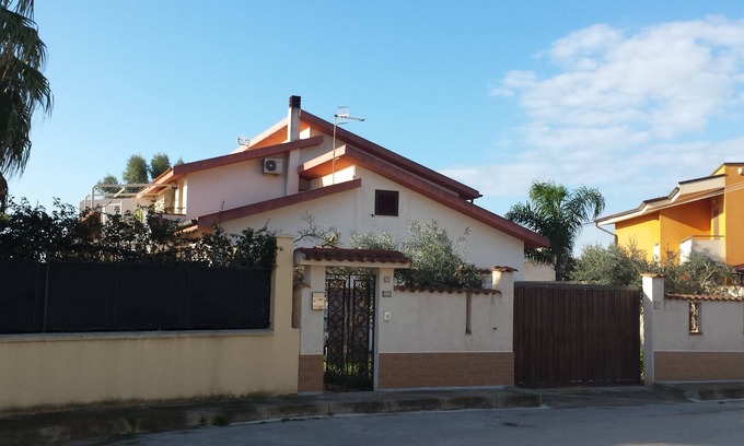 Sciacca Appartement | VILLAVENEZIA 2 apartment villa with garden by the sea Capo San Marco Sciacca