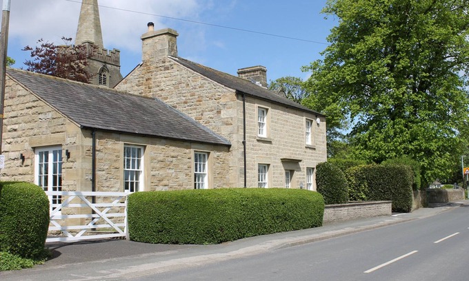 Pilling Maison | VINE COTTAGE, pet friendly, character holiday cottage in Pilling