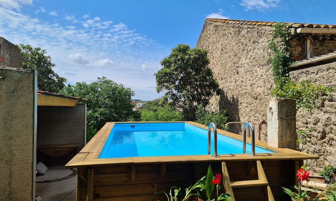 Servian Maison | Vine Views II 3 bedroom air conditioned home with stunning views, pool & garden