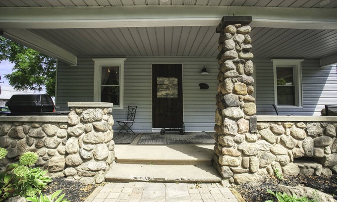 Beamsville Autre | Vineyard Location Clean Spacious Family Accommodation 3 Bedroom