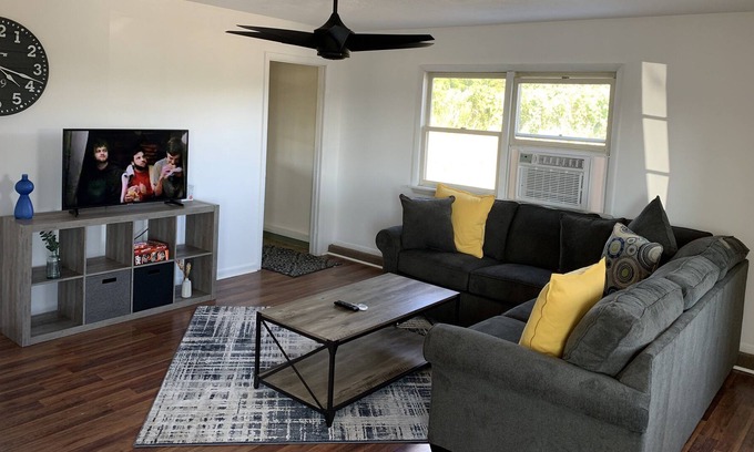 Hector Maison | Vineyard surround & 10 minutes to Watkins Glen!