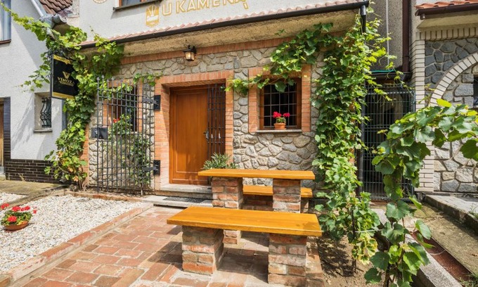 Hovorany Maison | Vinoza - ubytování a vinný sklep v Moravském Toskánsku