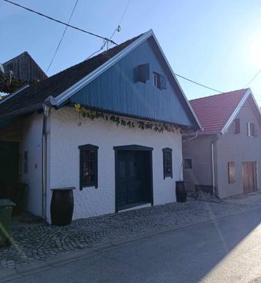 Knezevi Vinogradi Maison | Vinska kuća na vinskoj cesti Zmajevac
