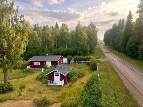 Harads Maison | Vintage cabin - Sauna, grill, rural, close to lake & snowmobile trails, skiing