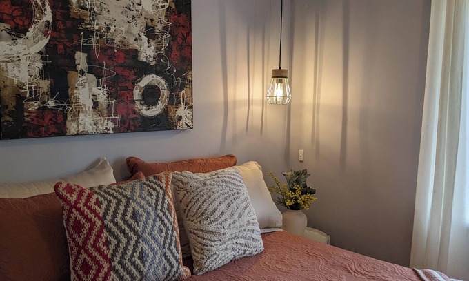 Olinda Maison | Vintage Olinda Cottage with a Touch of Modernity & Cafes Walking Distance