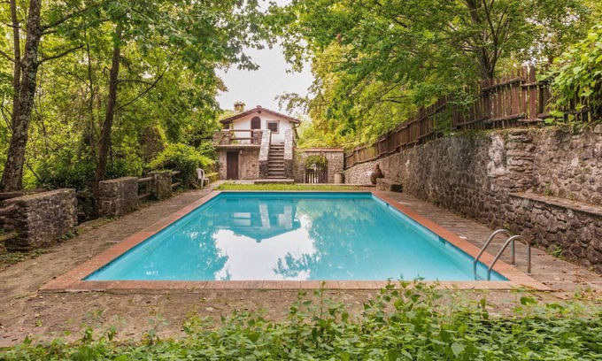 San Marcello Piteglio Maison | Maison de vacances d'époque avec piscine partagée