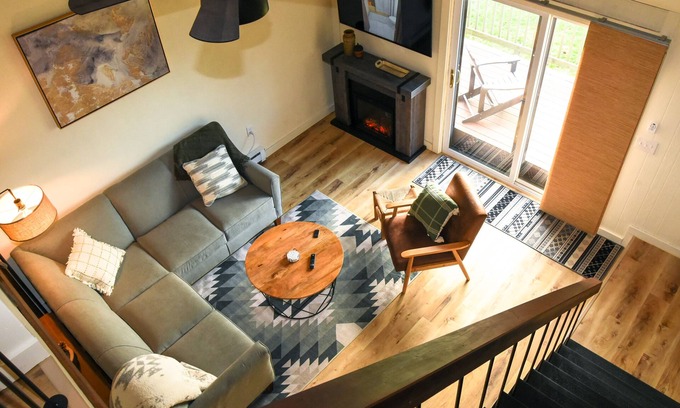 Blodgett Mills Maison | Virgil Mountain View