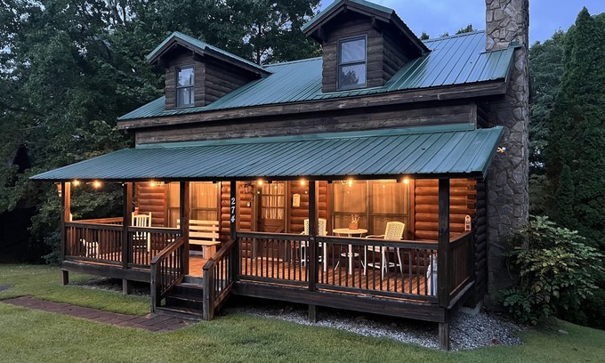 Pine Mountain Cabine | Rustic Star