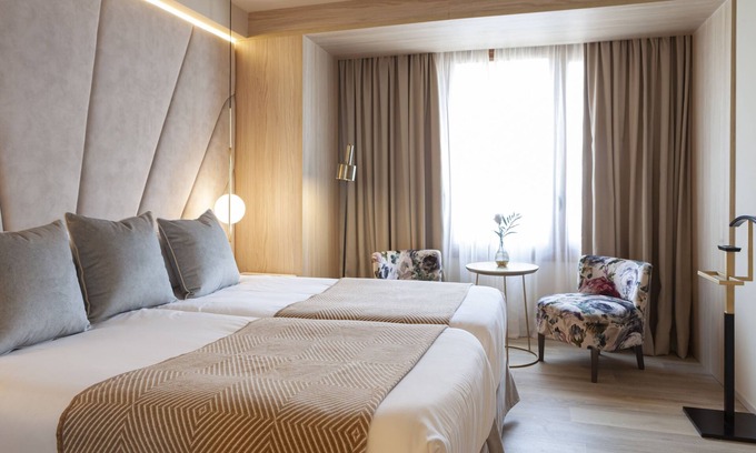 Sant Nicolau Hôtel | Visit Historic Sites of Palma! Picturesque Views and Pet-friendly Accommodation!