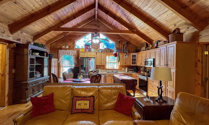 Pine Mountain Cabine | Sparkleberry Cabin