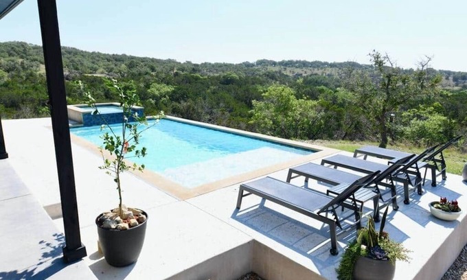Johnson City Maison | Vista Azul | Private Hill Country Views Pool Hot Tub