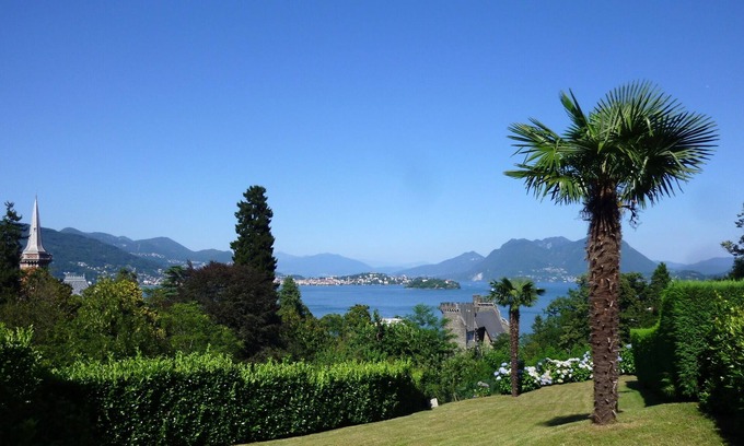 Carciano Appartement | "Vista Castello" - Appartement avec vue mer et panoramique! WIFI + garage