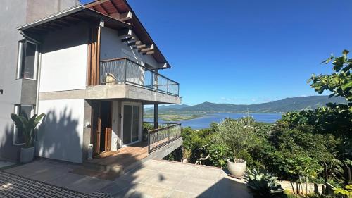 Garopaba Maison | Vista de Casa - Casa com vista para a lagoa