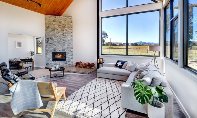 Mansfield Maison | Vista Montagna – Perfect Year-Round Getaway