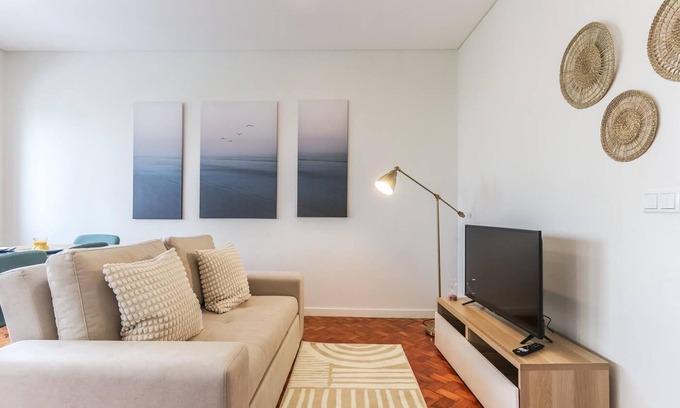 Linda-a-Velha Appartement | Vita Portucale | Ajuda Delight