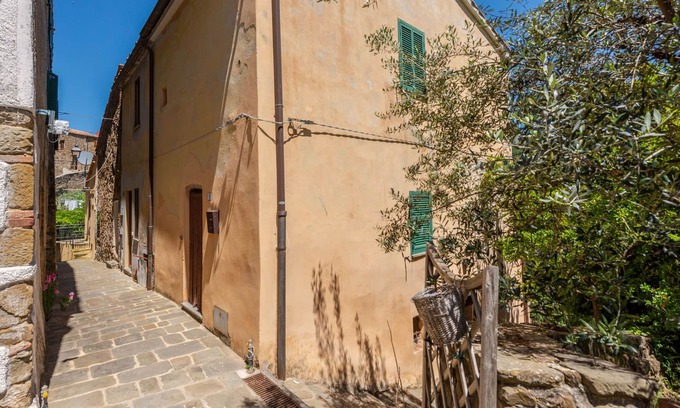 Montorgiali Maison | Vittorio by Interhome