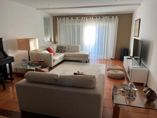 Cascais Maison | Vivenda espaçosa com jardim e churrasqueira