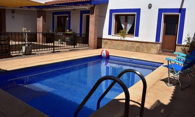 Villanueva de los Infantes Maison | Vivienda con piscina, gimnasio y cocina campera