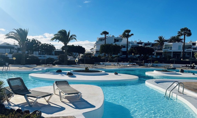 Costa Teguise Appartement | Vivienda Situada en Complejo Diseñado por el Arquitecto Cesar Manrique