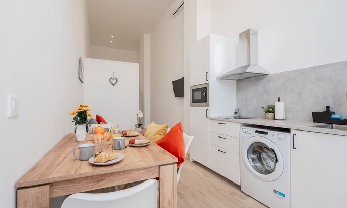 En Corts Appartement | VLC Yako Suite by Host Valencia