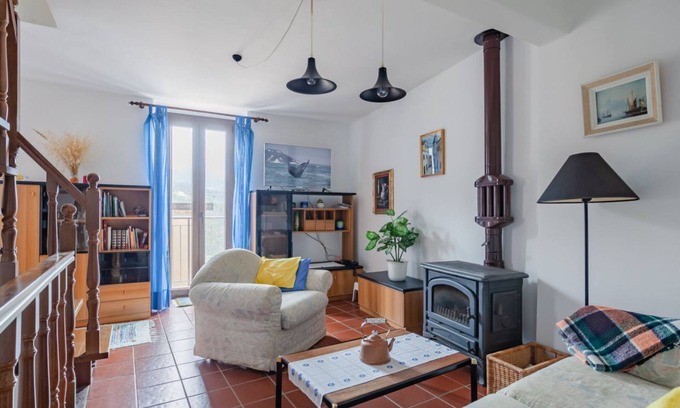 Volastra Appartement | Volastra Cozy APT - with Terrace & Seaview