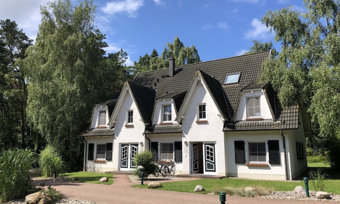 Neuhaus Appartement | Vom Kiefernwald zum Strand