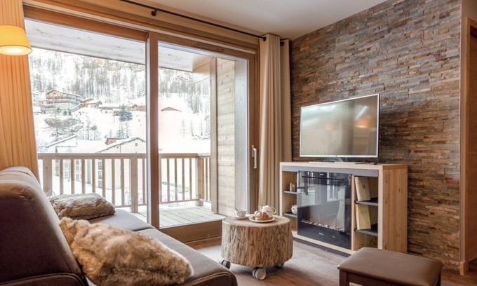 Les Boisses Copropriété | Vos Prochaines Vacances de Ski | Chambre Confortable avec une Cheminée + Parfait pour les skieurs