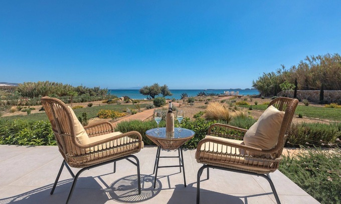 Kefalonia Autre | Votsalo Suite is a stunning one-bedroom boutique suite