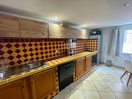Riez Appartement | Vous viendrez vivre ici , 3 pièces châtaignier garage à moto