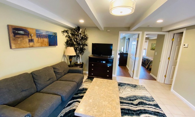 Seaside Heights Maison | VRBO PREMIER HOST LISTING - 2 BR BEACH SUITE - TWO POOLS. Full Kit & Liv Rm