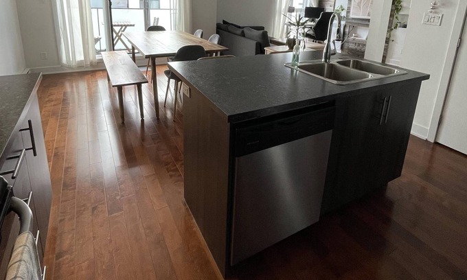 Rosemont-La Petite-Patrie Appartement | Vrbo Property