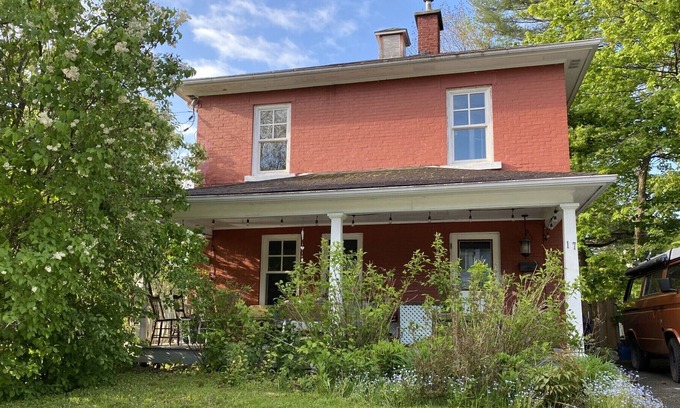 Lennoxville Maison | Vrbo Property